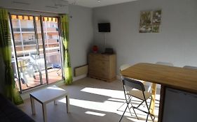Studio spacieux proche plage. Wi-fi, climatisation